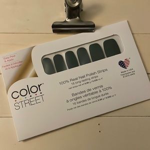 Color street She’s a Trooper